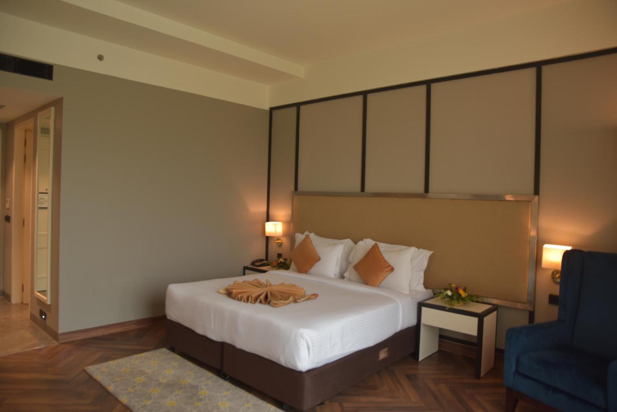 Hotel Polo Towers Agartala Kültér fotó