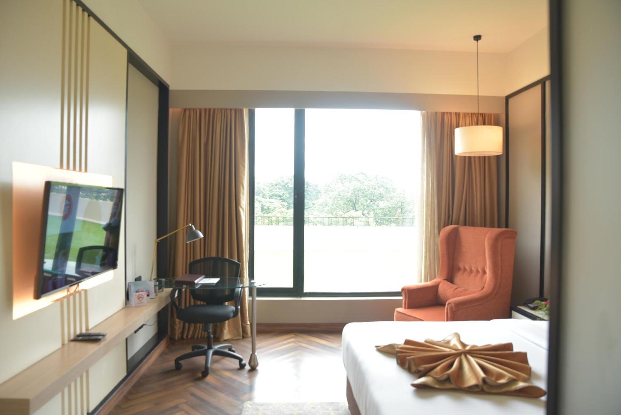 Hotel Polo Towers Agartala Kültér fotó