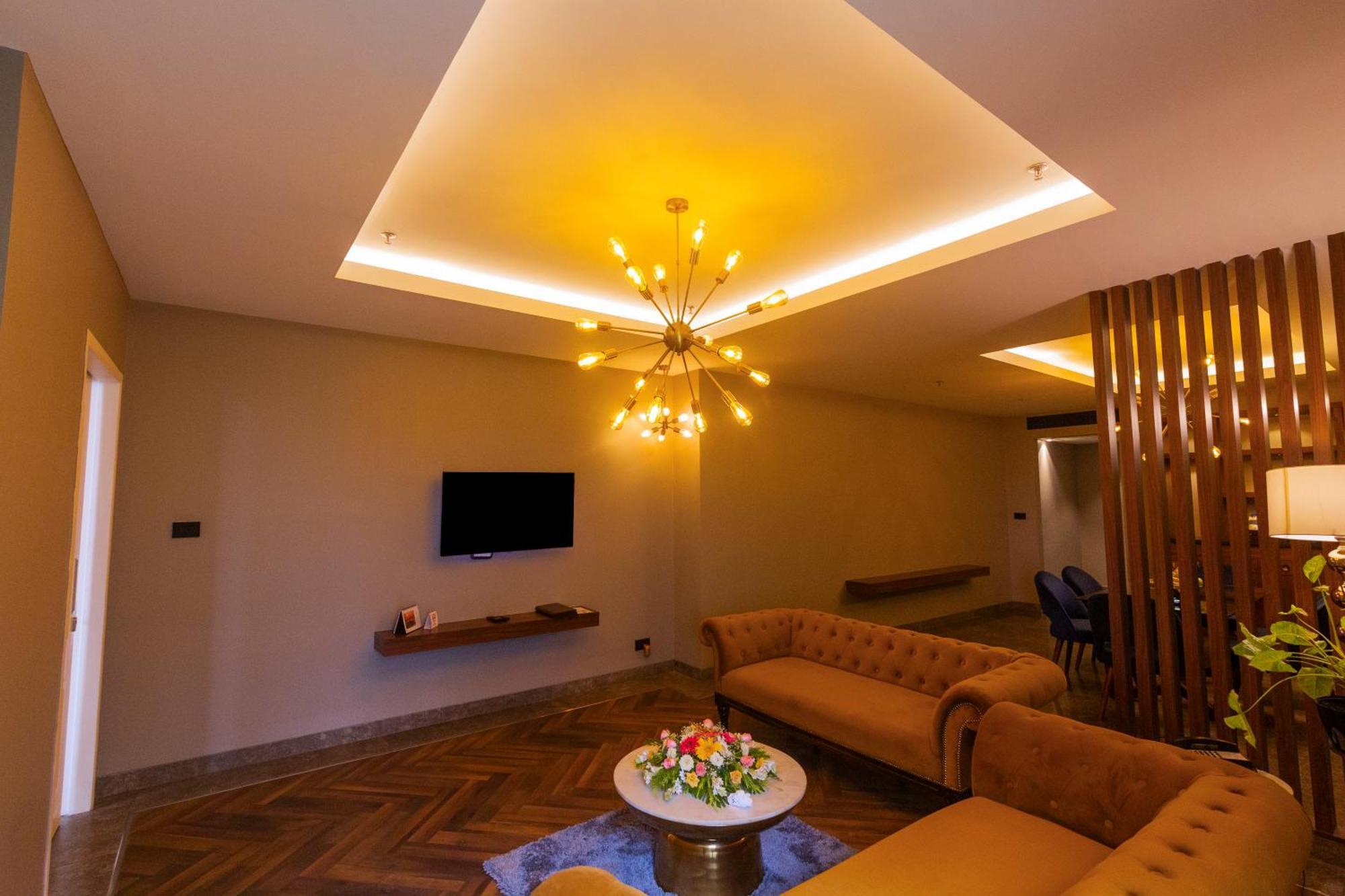 Hotel Polo Towers Agartala Kültér fotó
